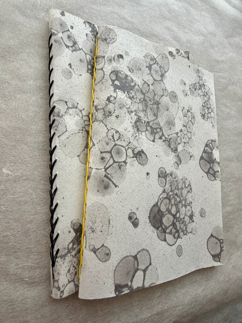 [WORKSHOP] Bubble Dyeing & Chain Stitch bookbinding